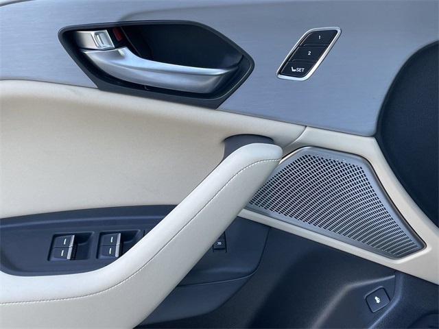 2025 Acura TLX Technology photo 9