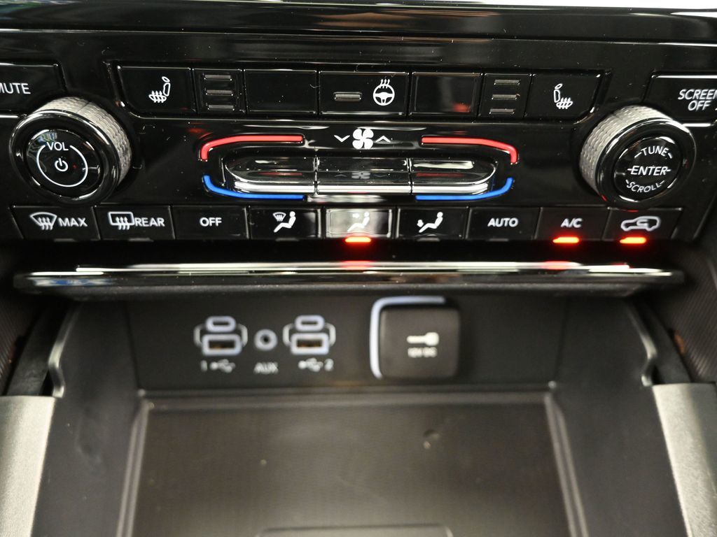 2025 Jeep Grand Cherokee Altitude photo 15