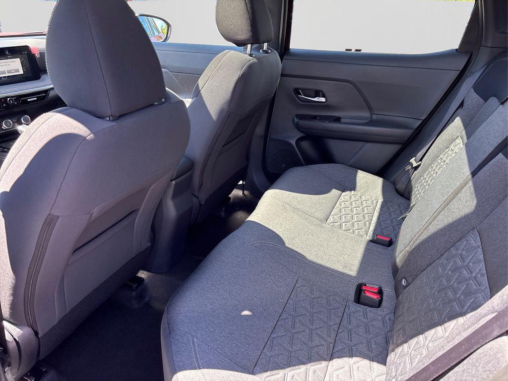 2025 Nissan Kicks SV photo 13