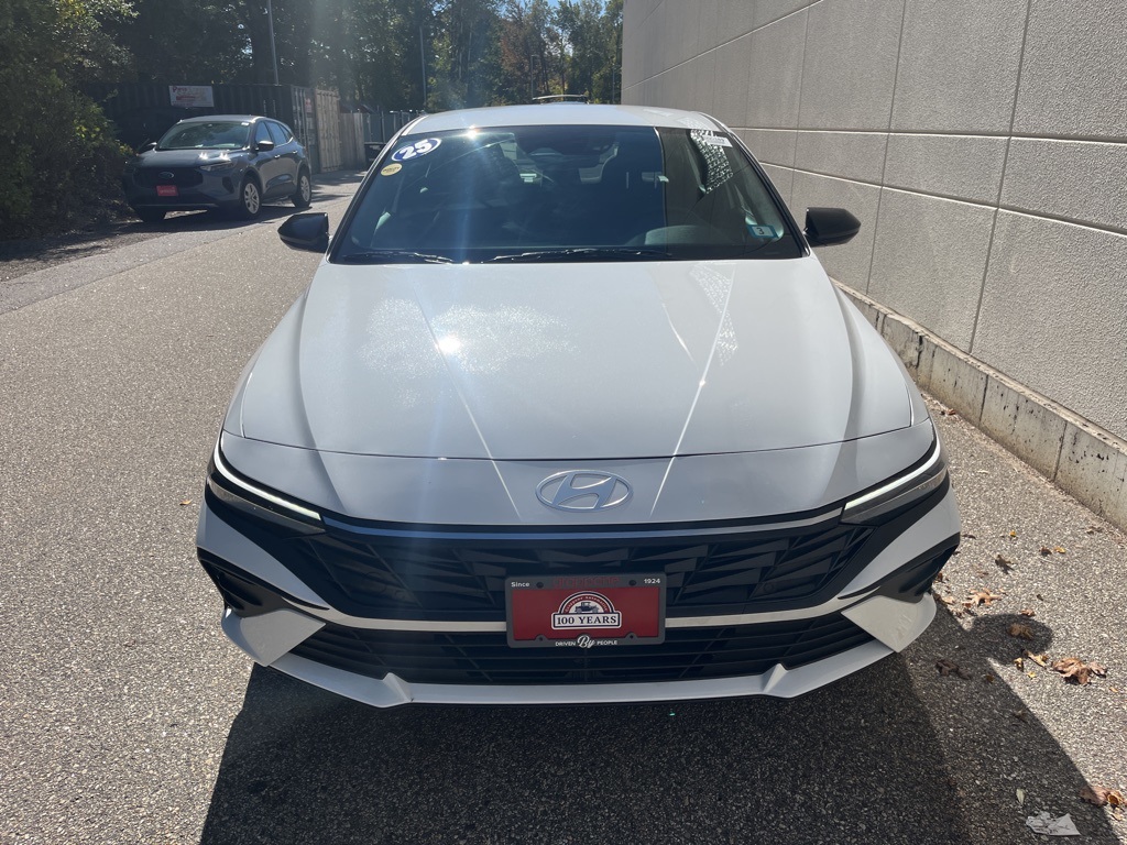 2025 Hyundai Elantra Hybrid SEL Sport photo 2