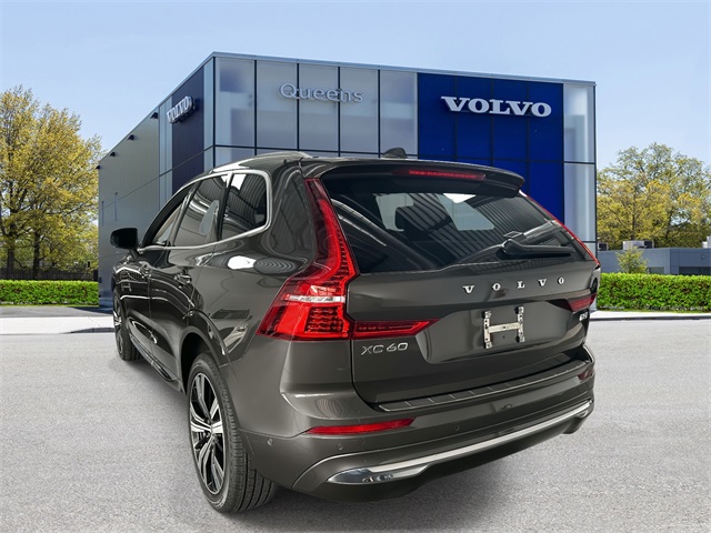2022 Volvo XC60 B5 Inscription photo 3