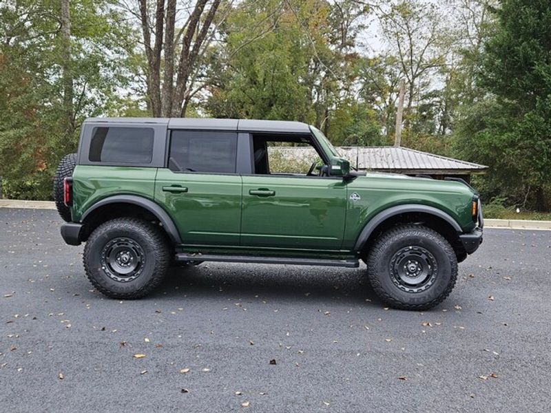 2024 Ford Bronco Outer Banks photo 13