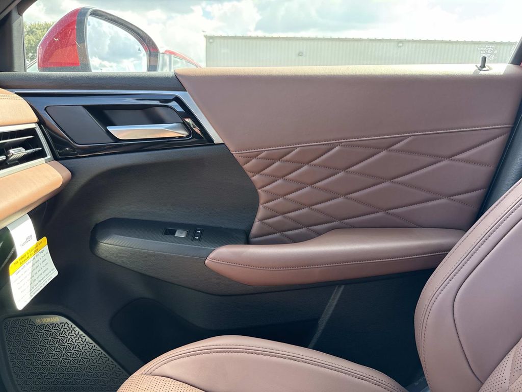 2025 Mitsubishi Outlander SEL photo 23