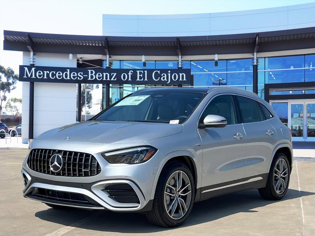 2026 Mercedes-Benz GLA AMG GLA 35's photo