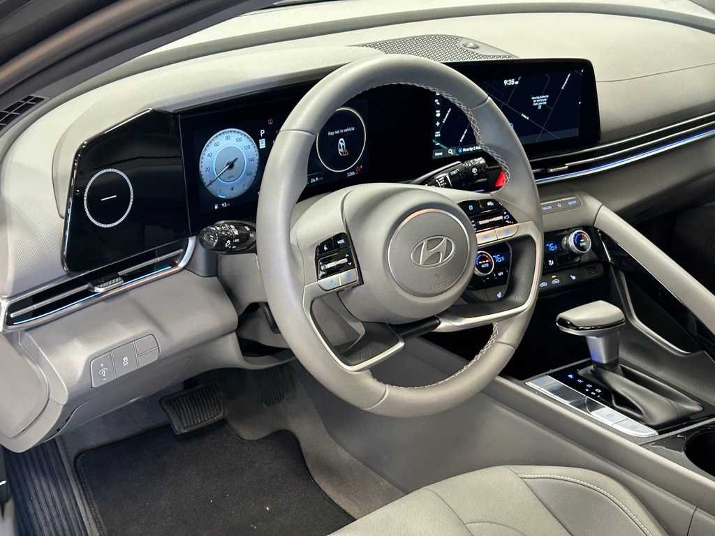 2024 Hyundai Elantra SEL Convenience photo 36