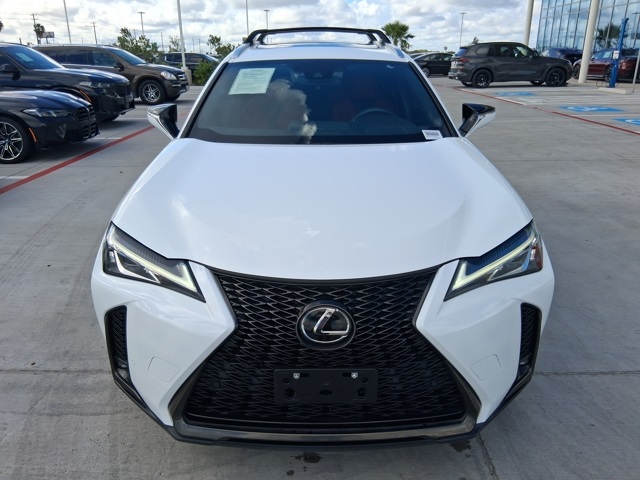 2022 Lexus UX 200 F SPORT photo 2