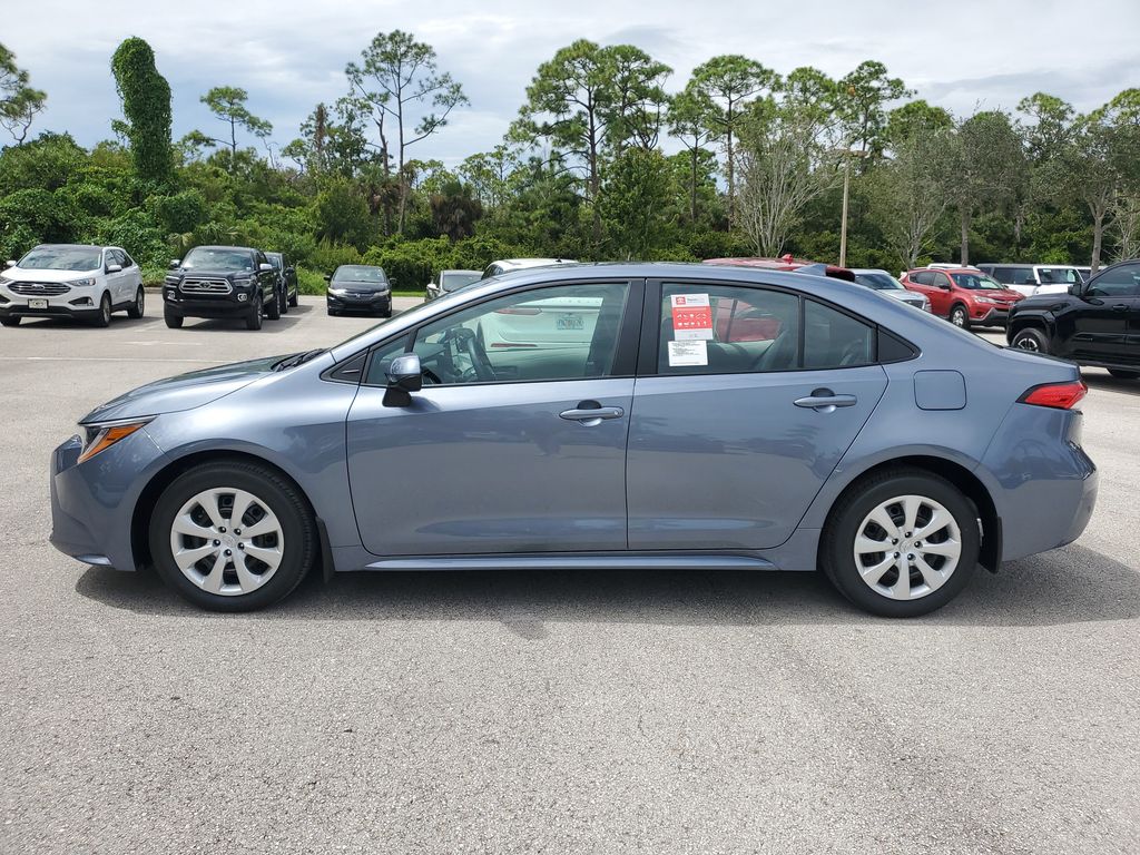 2025 Toyota Corolla LE photo 8