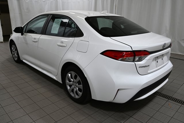2022 Toyota Corolla LE photo 2