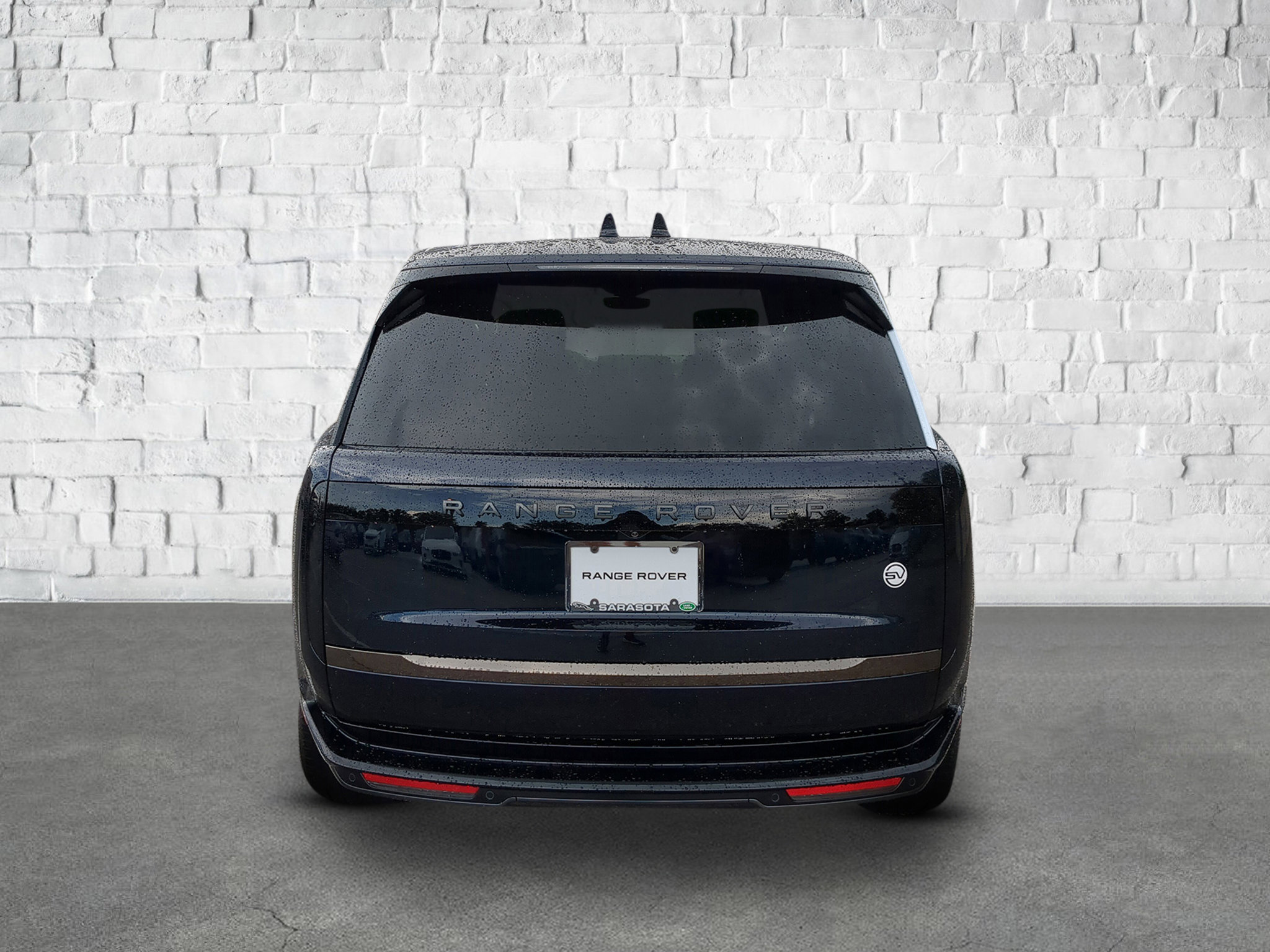 2025 Land Rover Range Rover SV photo 4