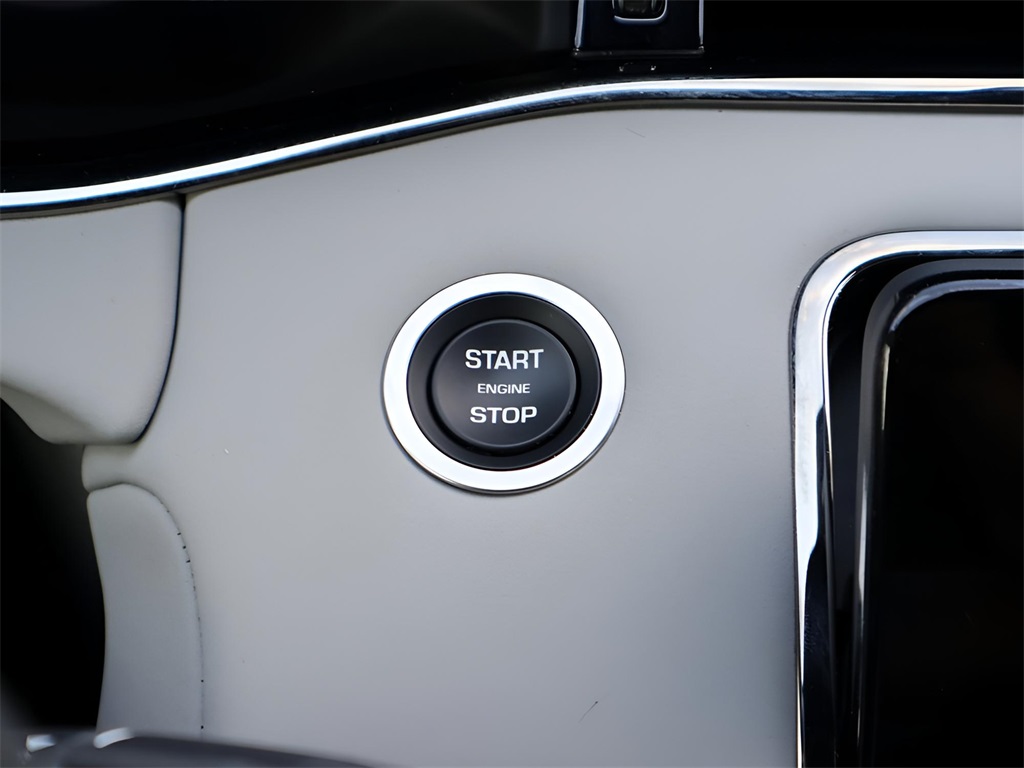 2023 Land Rover Range Rover Evoque R-Dynamic SE photo 20