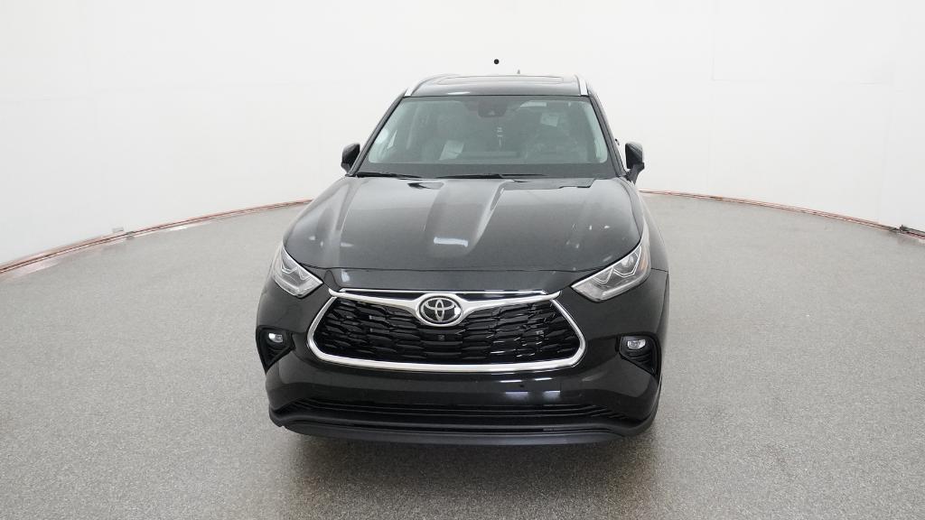 2026 Toyota Highlander Limited photo 3