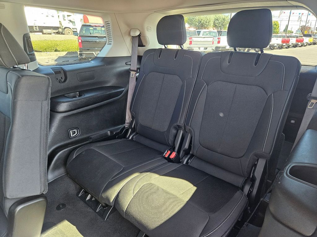 2023 Jeep Grand Cherokee Laredo photo 24