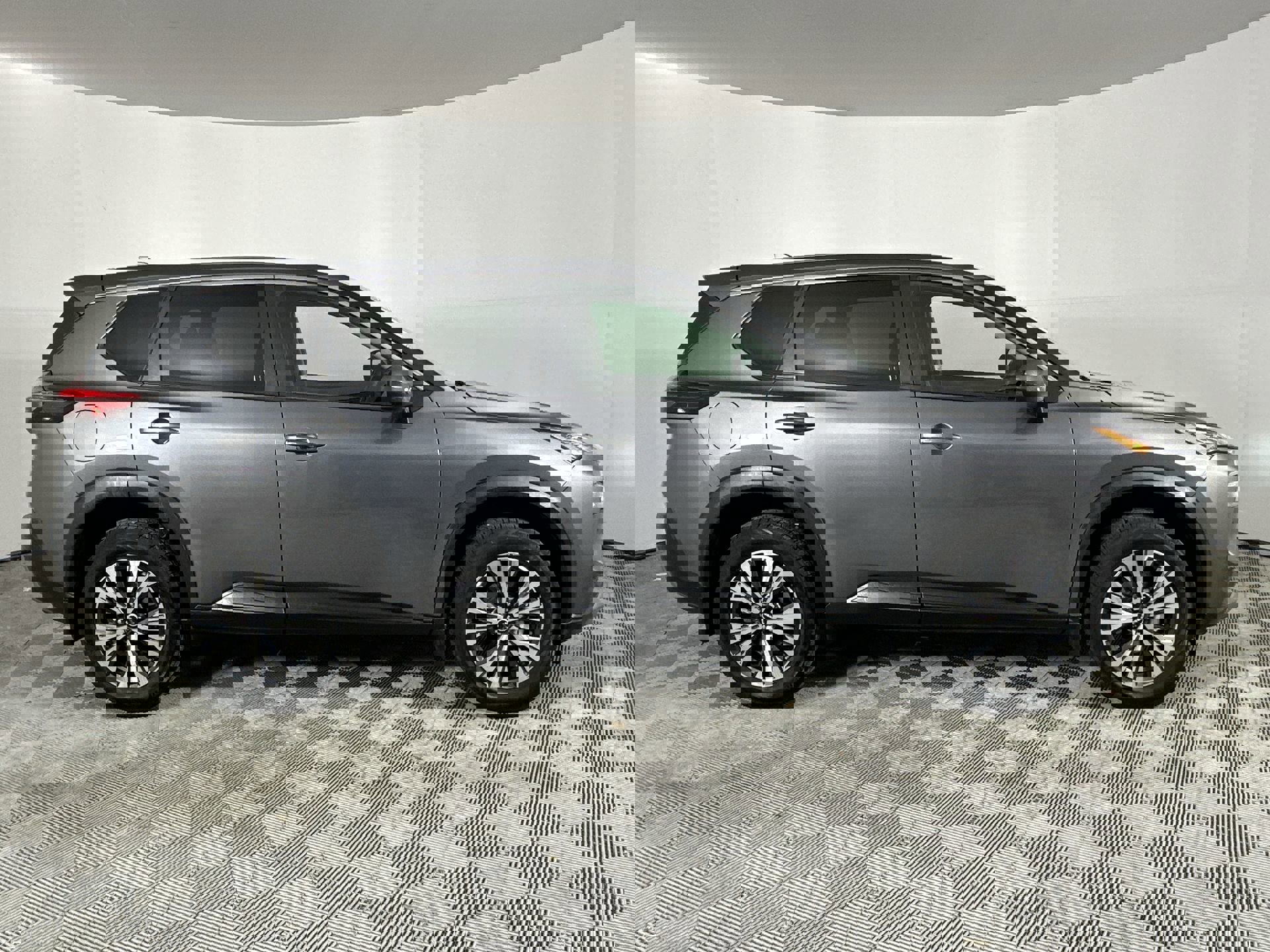 2022 Nissan Rogue SV photo 7