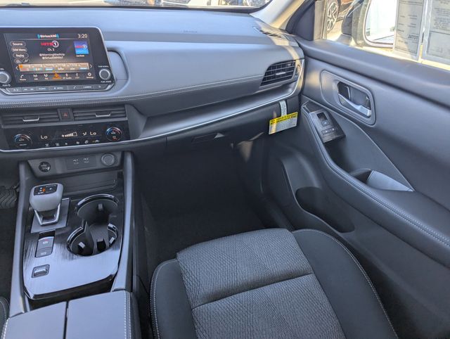 2026 Nissan Rogue SV photo 16