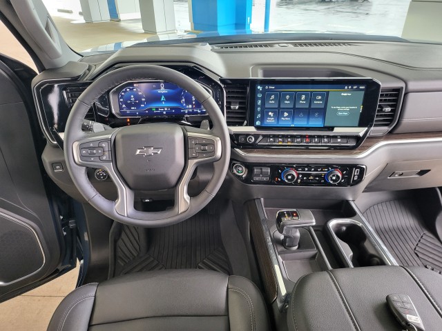 2024 Chevrolet Silverado 1500 RST photo 3