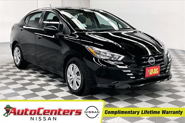 2025 Nissan Versa Sedan S's photo