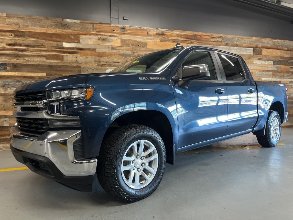 2019 Chevrolet Silverado 1500 LT photo 2