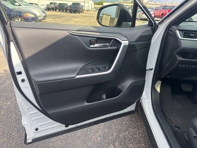 2024 Toyota RAV4 Hybrid XSE photo 8