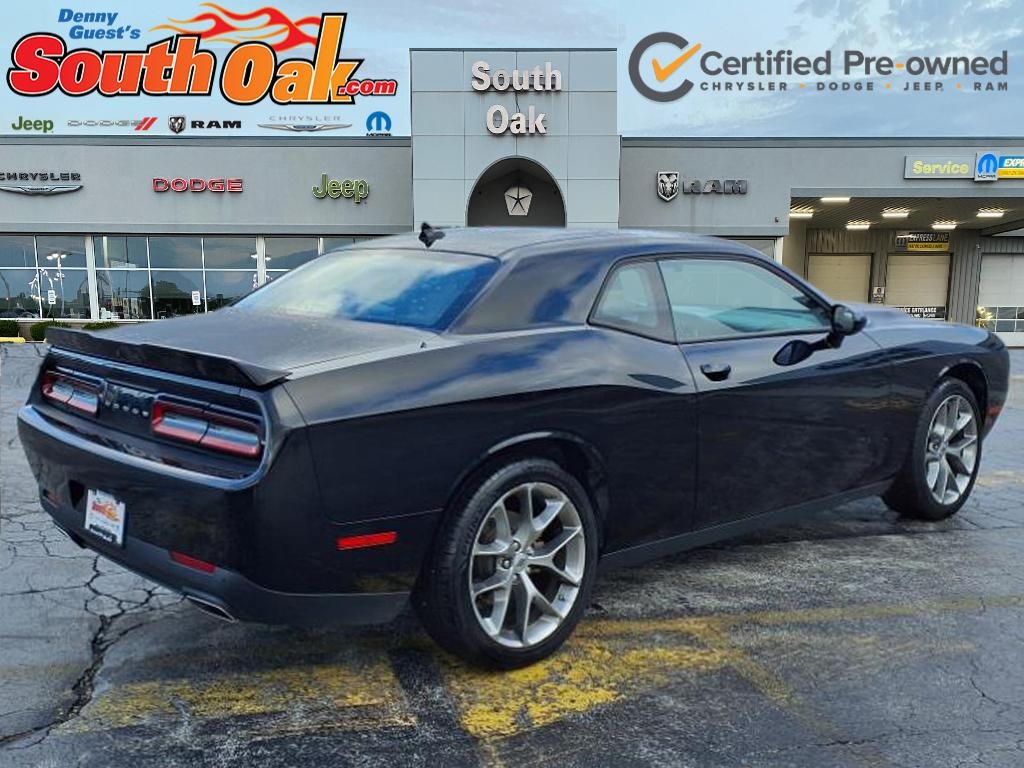 2022 Dodge Challenger SXT photo 3