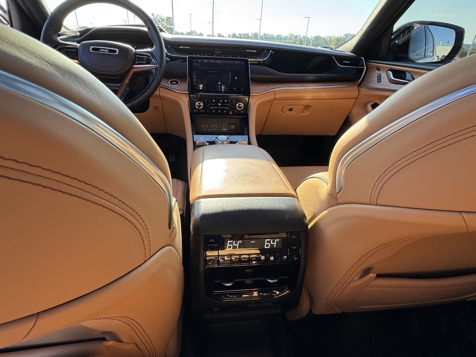 2023 Jeep Grand Cherokee L Summit Reserve photo 21
