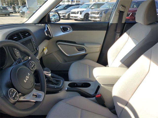 2025 Kia Soul LX photo 7