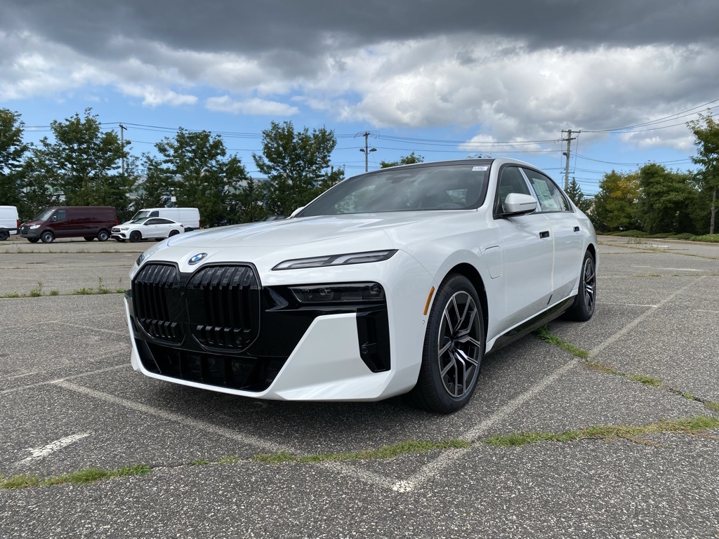 2026 BMW 7 Series 750e's photo