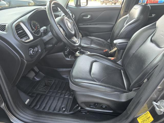 2016 Jeep Renegade Limited photo 9