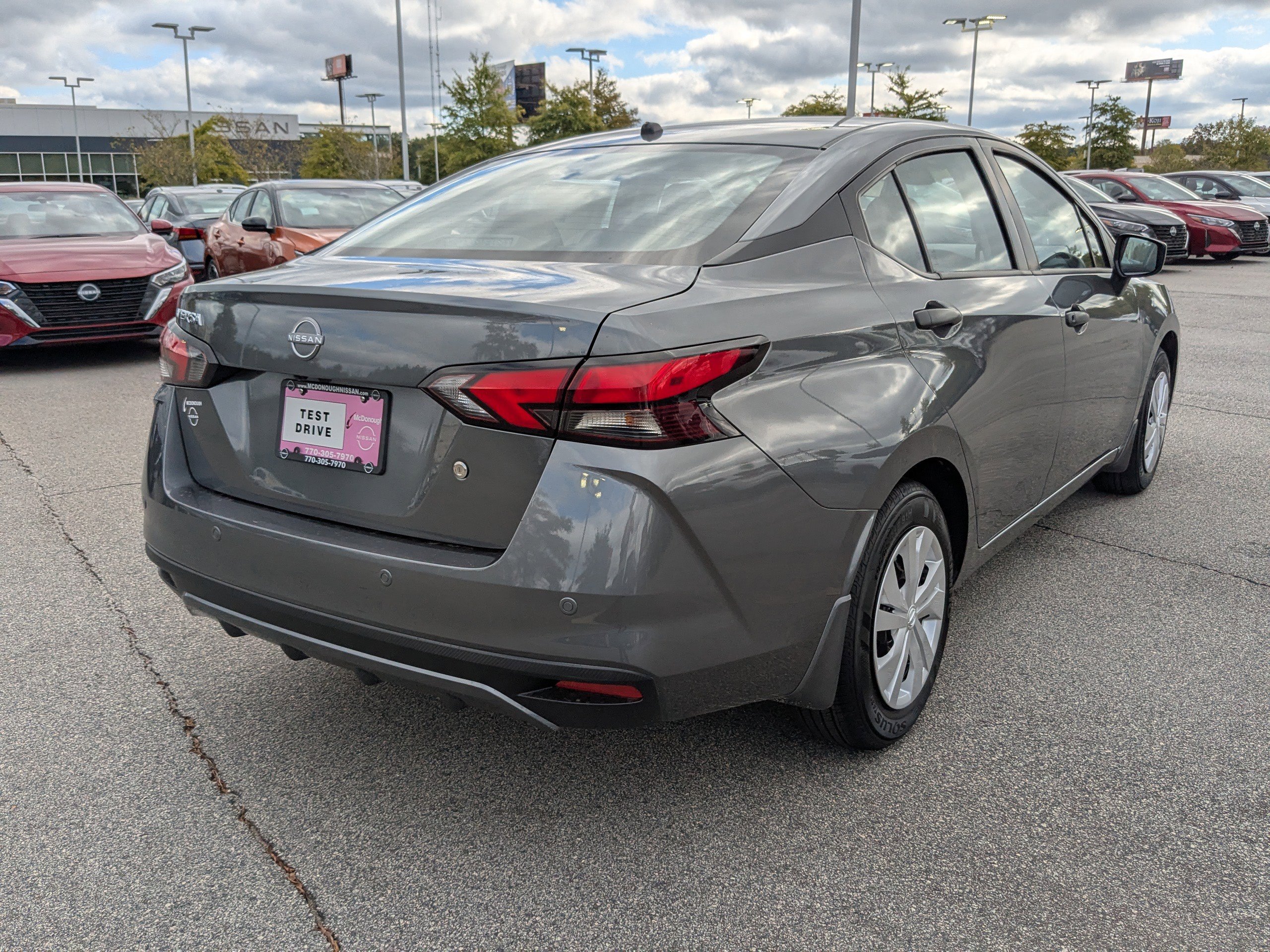 2025 Nissan Versa 1.6 S photo 2