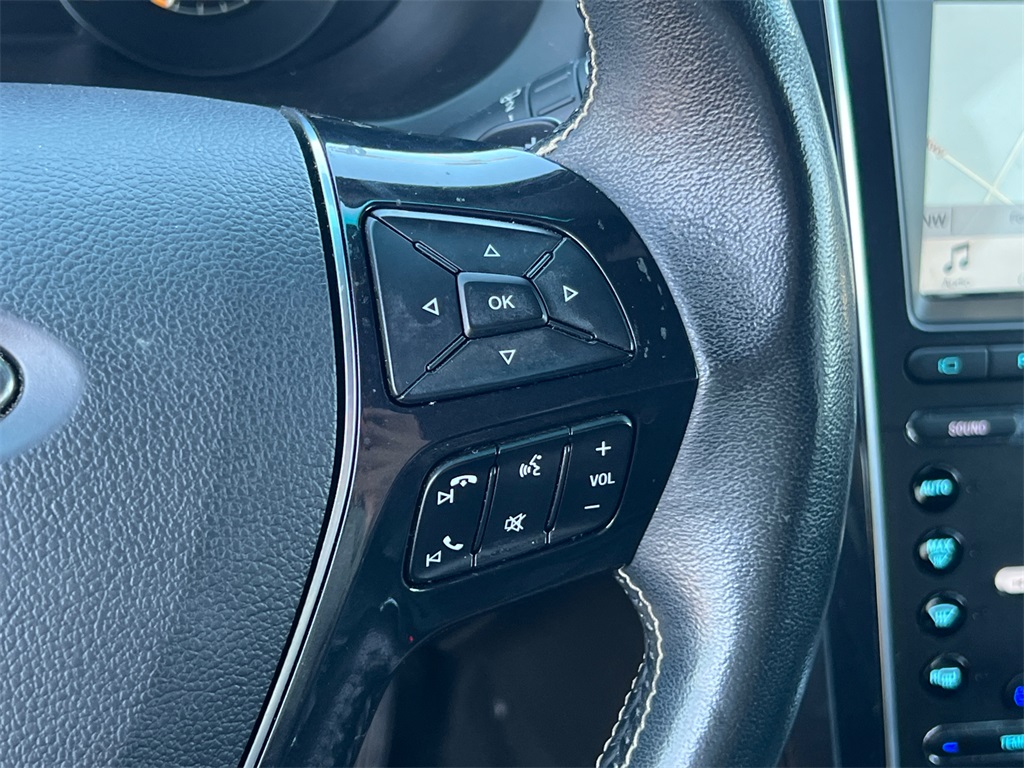 2017 Ford Explorer Platinum photo 24