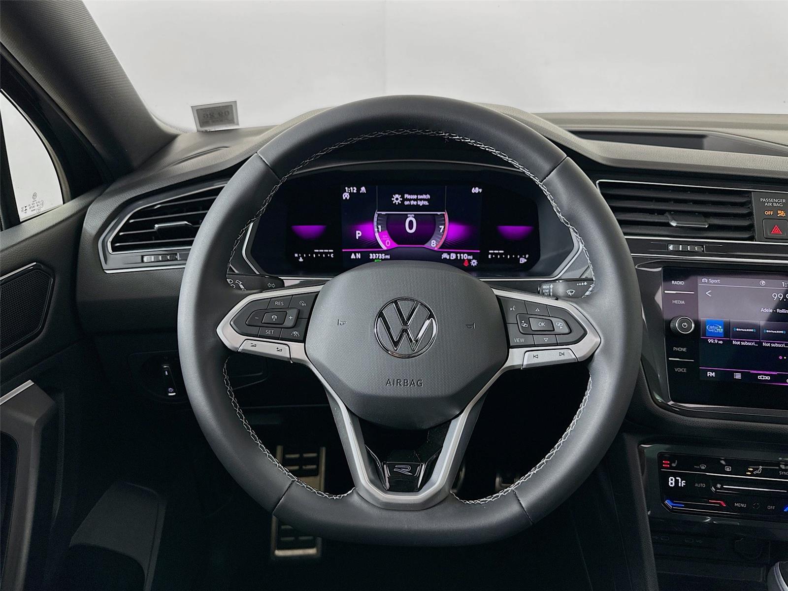 2023 Volkswagen Tiguan SE R-Line Black photo 11