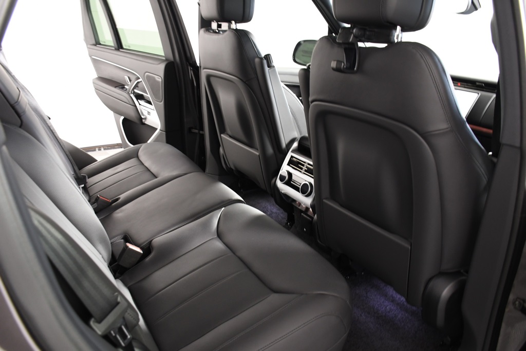 2025 Land Rover Range Rover SE photo 20