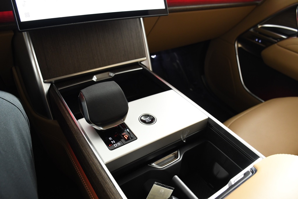 2025 Land Rover Range Rover SE photo 31