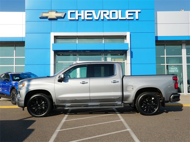 2023 Chevrolet Silverado 1500 High Country photo 3