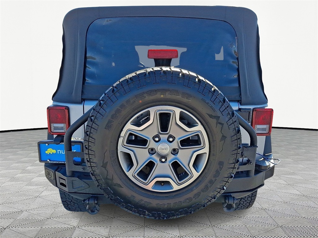 2016 Jeep Wrangler Unlimited Rubicon photo 6