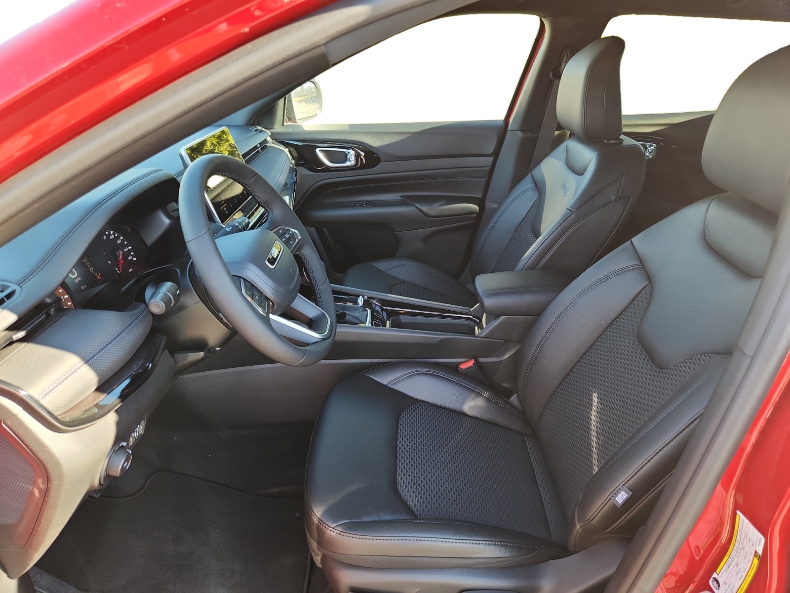 2026 Jeep Compass Latitude Altitude photo 3