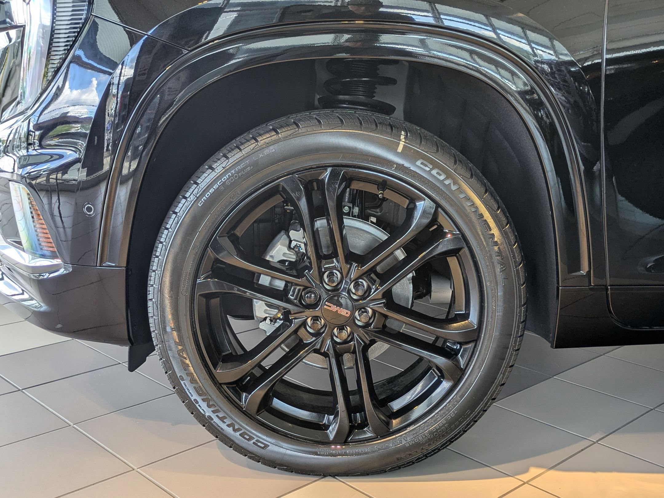 2026 Gmc Acadia Denali photo 3