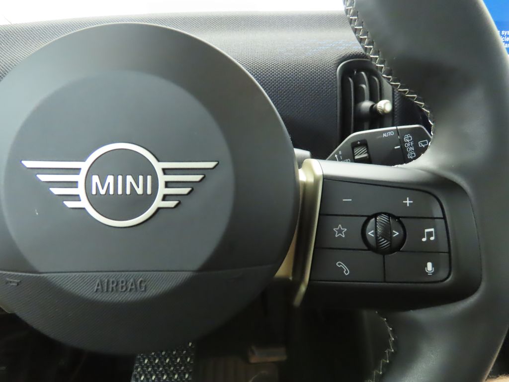 2025 Mini Cooper Hardtop S photo 12