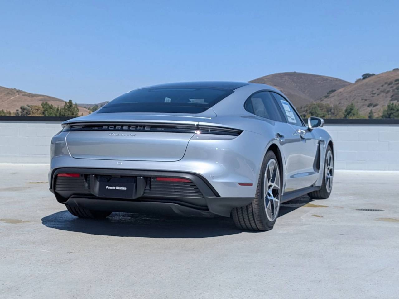 2026 Porsche Taycan 4S photo 9