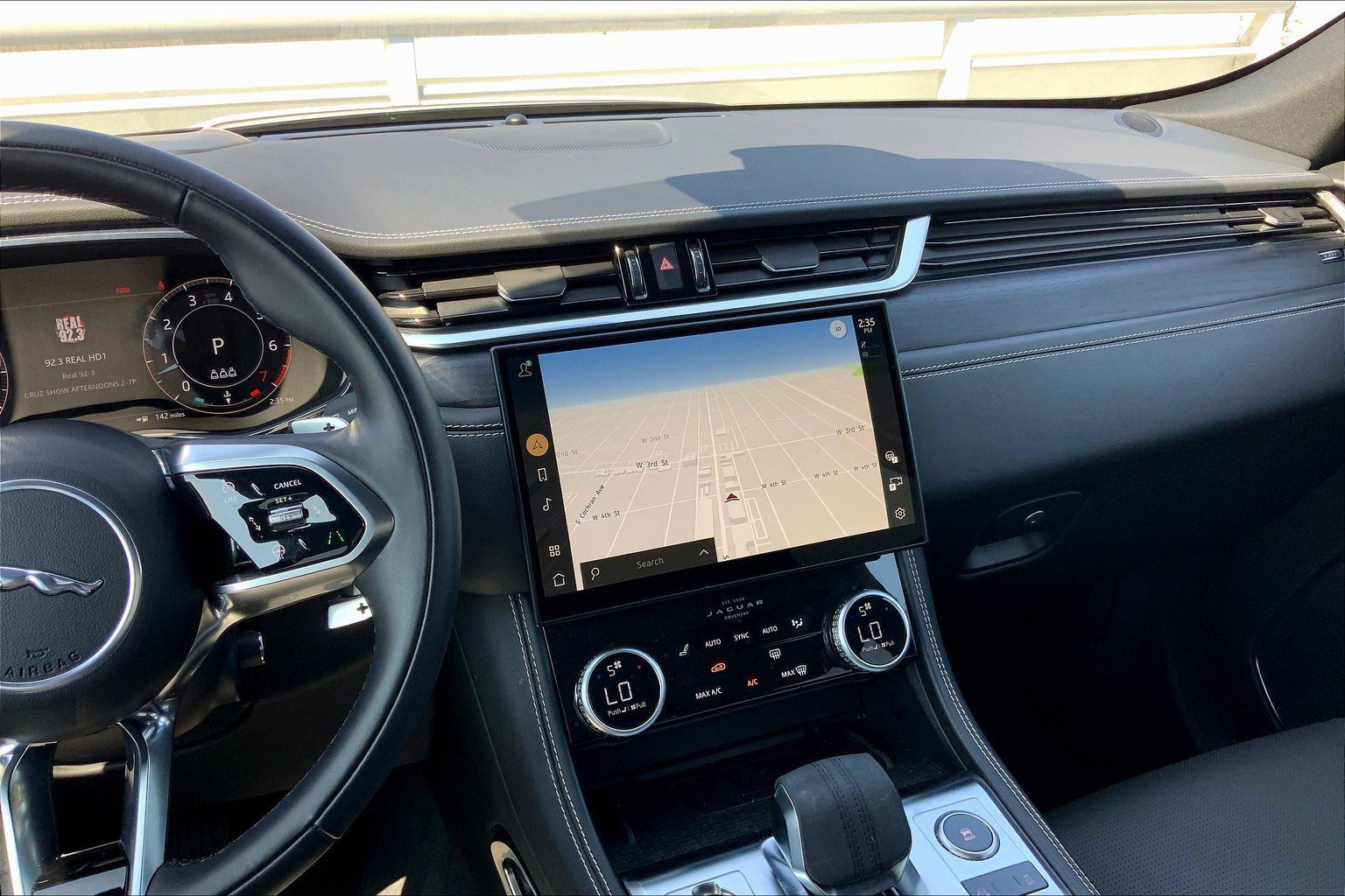 2025 Jaguar F-PACE P250 R-Dynamic S photo 5