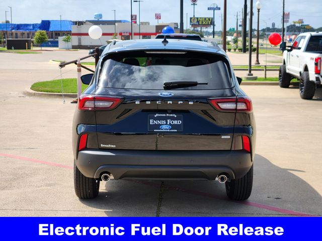 2025 Ford Escape ST-Line photo 4