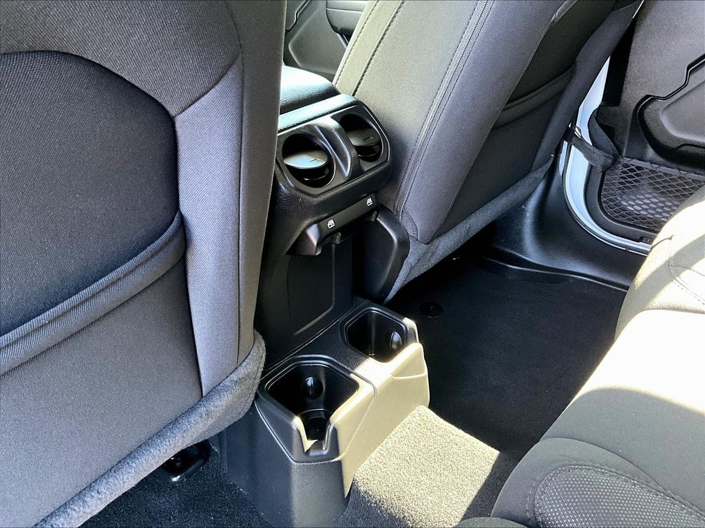 2021 Jeep Wrangler Unlimited Sport S photo 23
