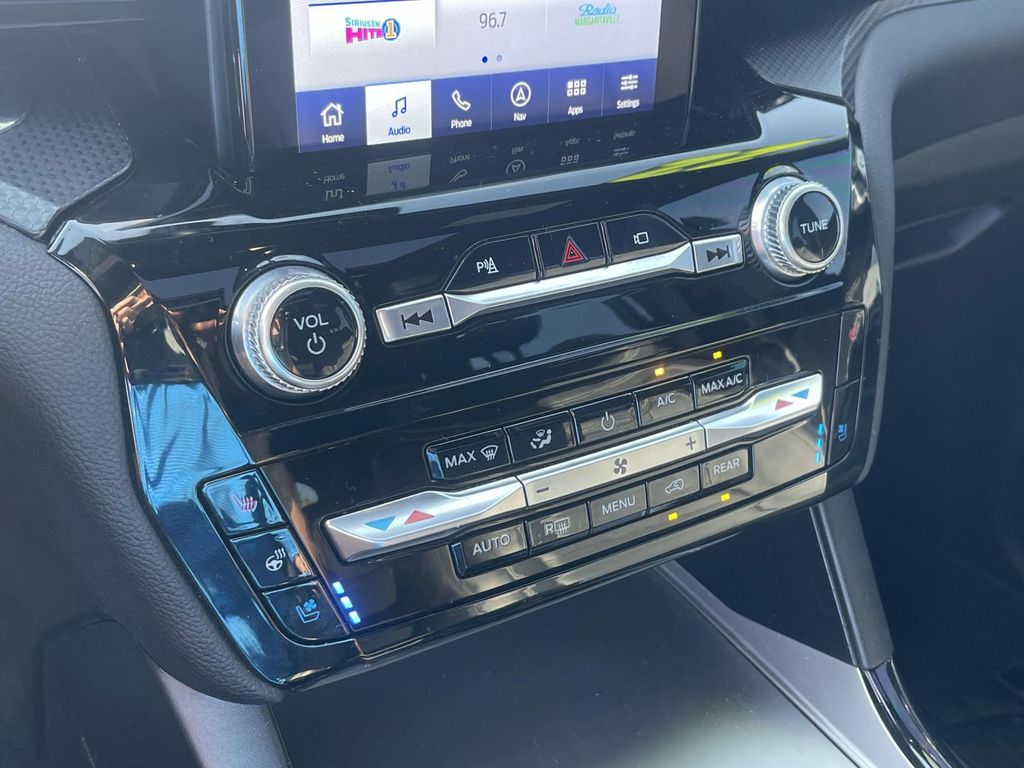 2022 Ford Explorer ST photo 24