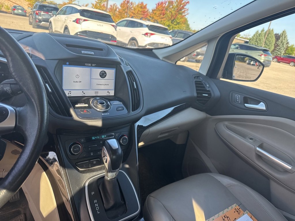 2017 Ford C-Max Hybrid Titanium photo 9
