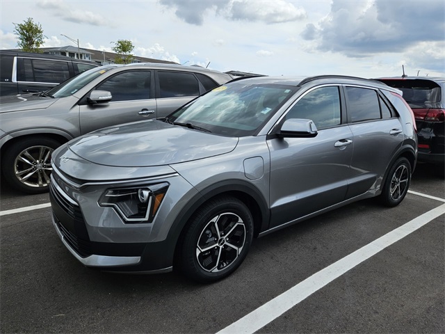2023 Kia Niro Plug-In Hybrid EX photo 2