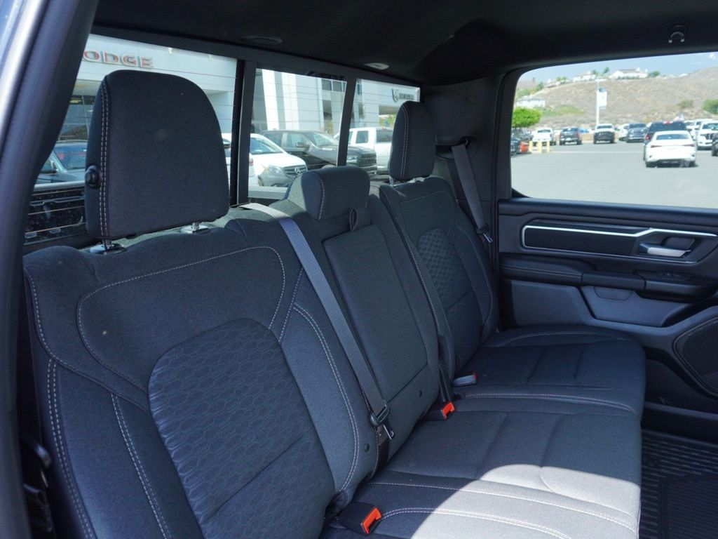 New 2026 Diamond Black Crystal Pearl-Coat Exterior Paint RAM Big Horn Sport Appearance Edition image 24