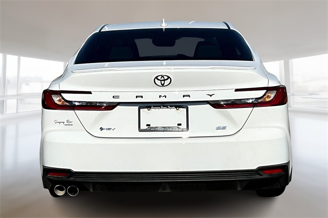 2025 Toyota Camry SE photo 4