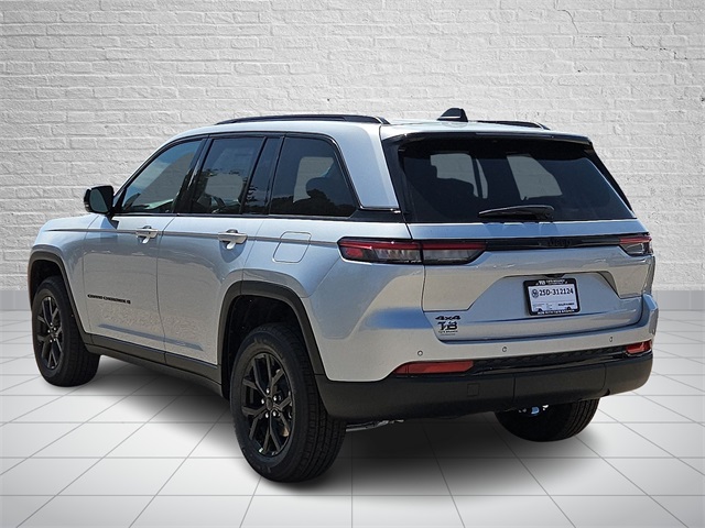 2025 Jeep Grand Cherokee Altitude X photo 3