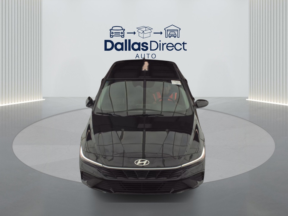 2024 Hyundai Elantra SEL photo 2