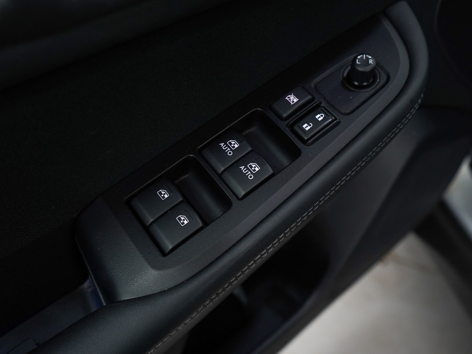 2017 Subaru Outback 2.5i Premium photo 20
