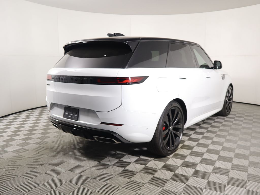 2025 Land Rover Range Rover Sport SE photo 5